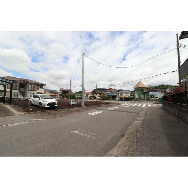 前面道路含む現地（造成後）