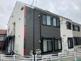 南向きで陽当り良好な建物です。