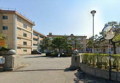 高岡市立高岡西部中学校