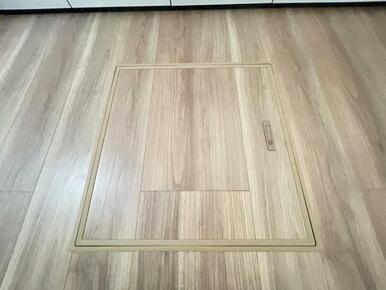 お漬物を漬けたり鍋などの季節物もしまっておける便利な床下収納！