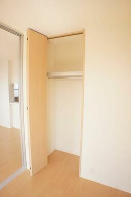 【収納】大容量の収納は、衣類や寝具などたくさん収納できますよ◎