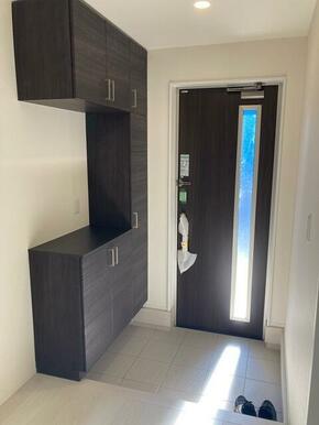 家の外と中をつなぐ要所だからすっきり心地よく整えたい（1号棟）