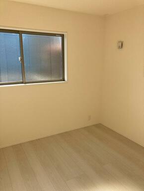 リビングとは別に静かな時間を楽しめる部屋（1号棟）