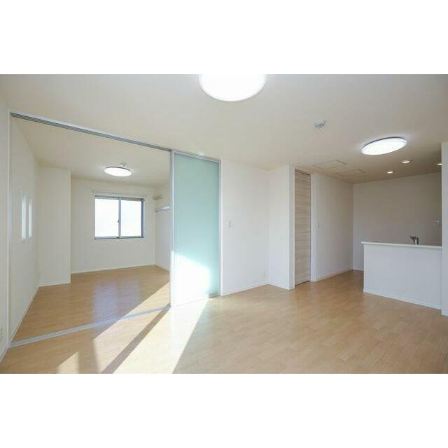 照明は設置済みです。