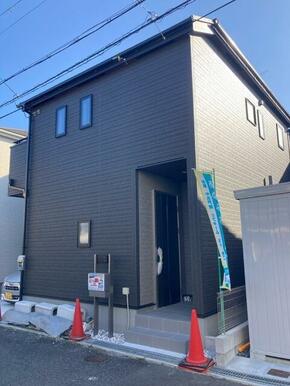 日を重ねるごとにこの佇まいに愛着が湧いてきそう（1号棟）