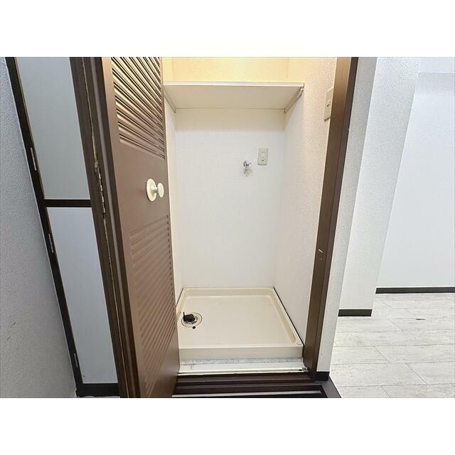 玄関正面に洗濯機は置けます