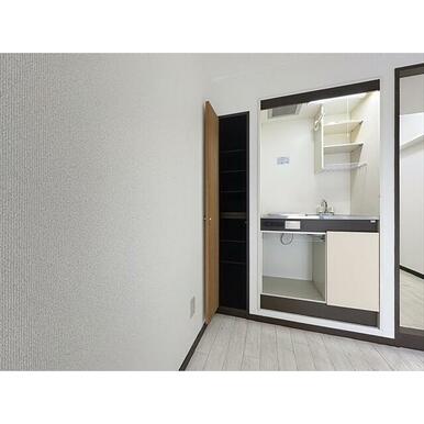 荷物はこちらに収納できます