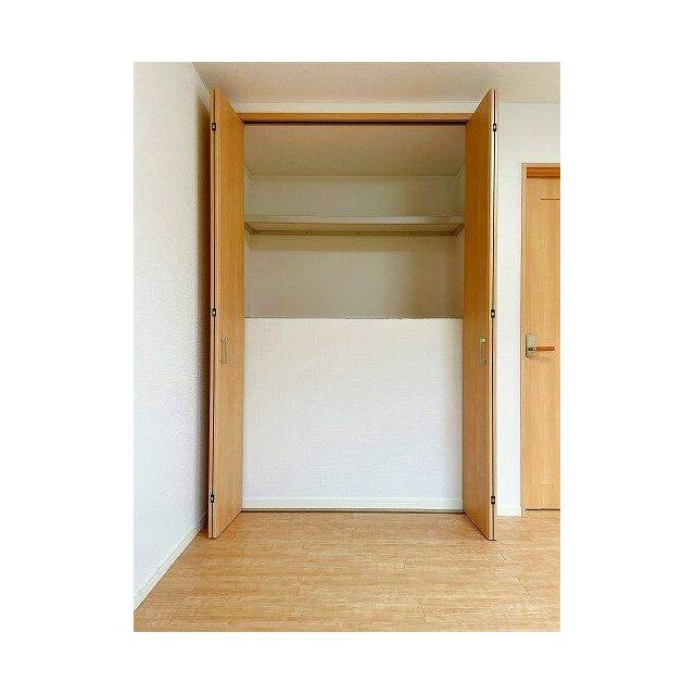 「洋室約６帖　収納」