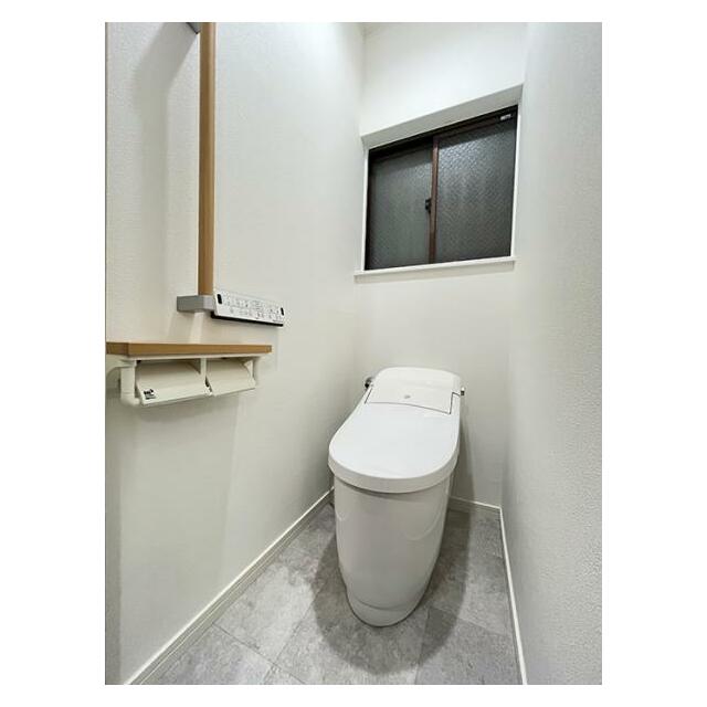 「1階トイレ」新品交換済みです。