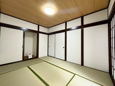 「1階和室」床の間、押入れがある和室です。