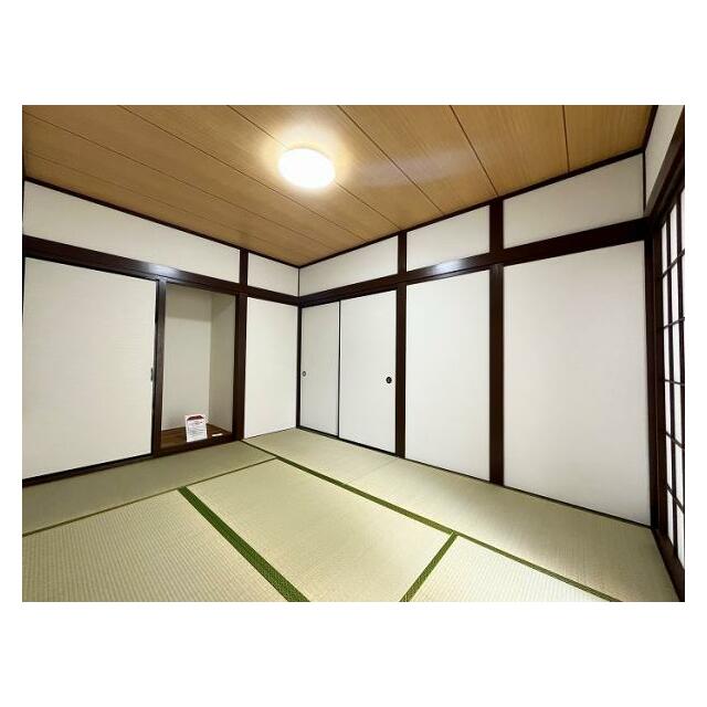 「1階和室」床の間、押入れがある和室です。