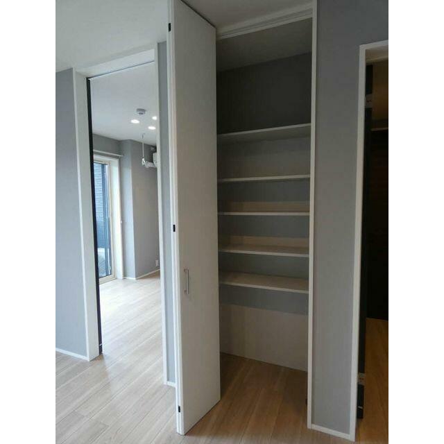 リビングに収納スペースがあります！