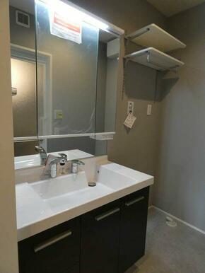 嬉しい広めの洗面台です！