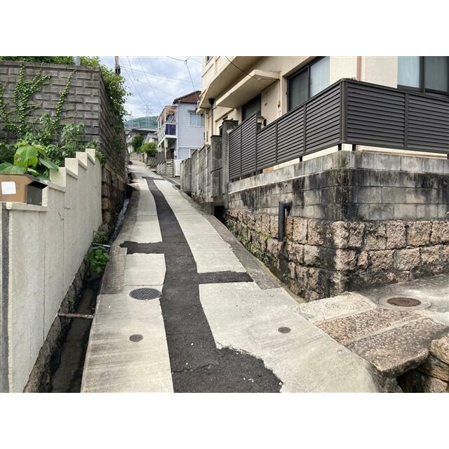 駐車場は無しですが、軽自動車進入可です。