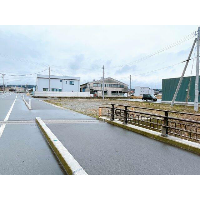 歩道が設置されているので安心ですね♪