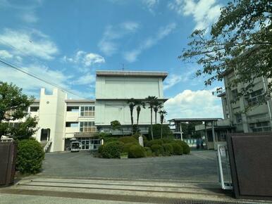 西部中学校