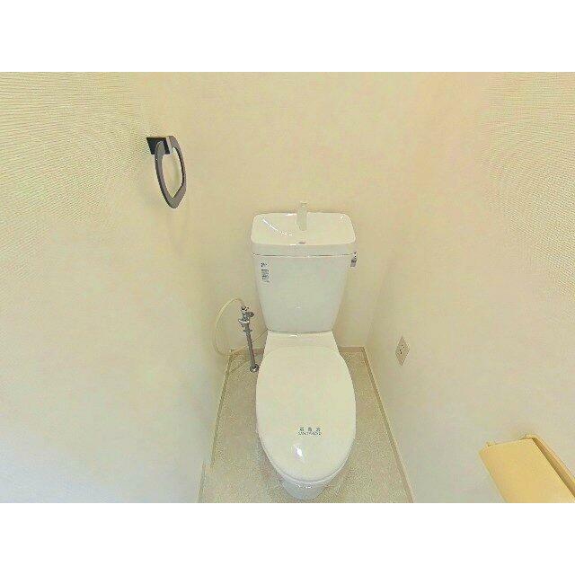 コンパクトで使いやすいトイレです