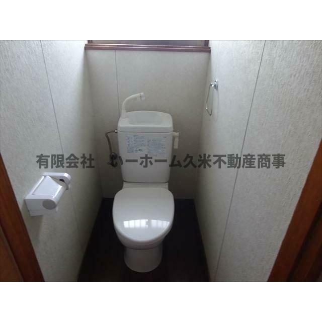 コンパクトで使いやすいトイレです