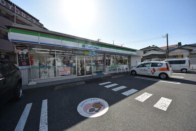 ファミリーマート横須賀金谷店