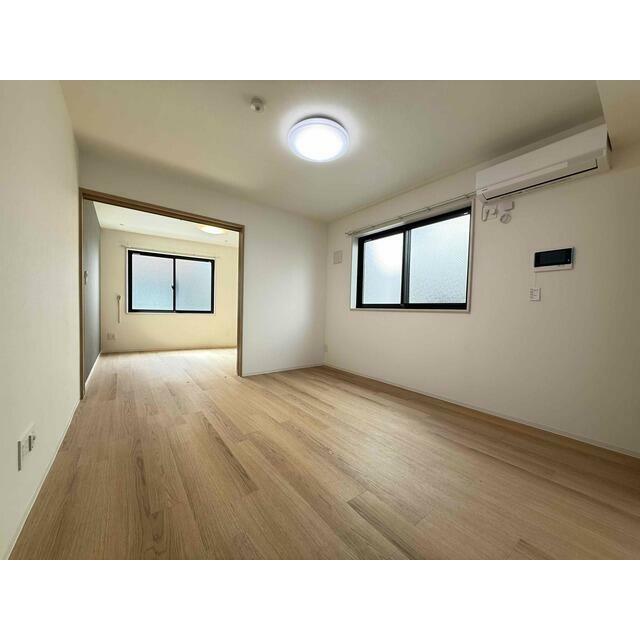 広いリビングでゆったりくつろげる憩いの空間♪