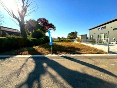小学校まで徒歩11分の立地♪