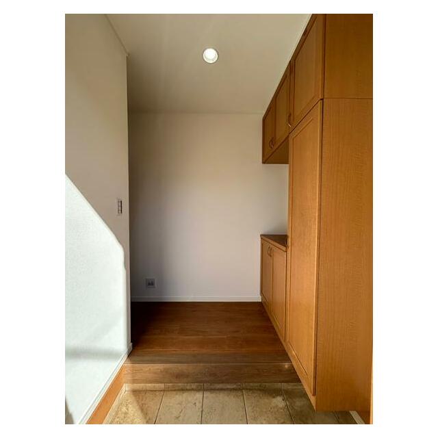 玄関には靴箱付き