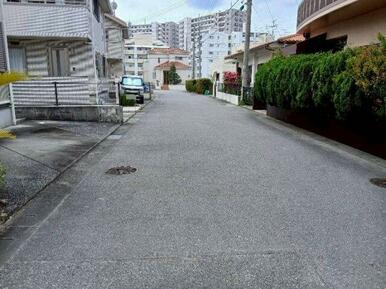 南東側道路