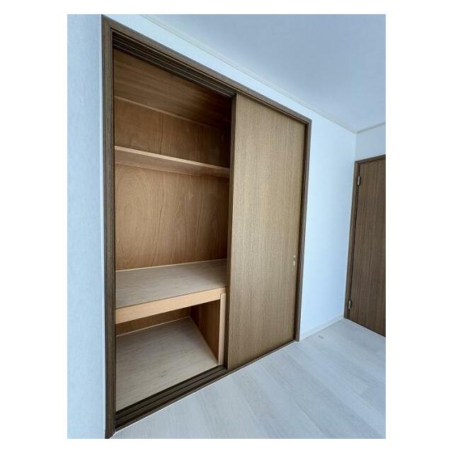 洋室２「クローゼット」