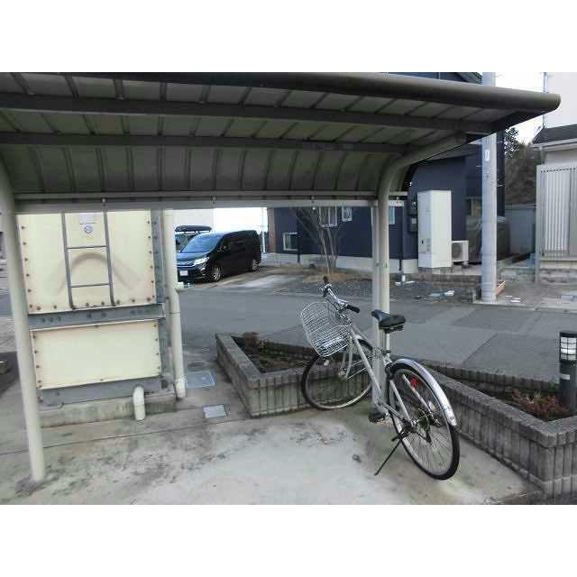 屋根付き駐輪場です。