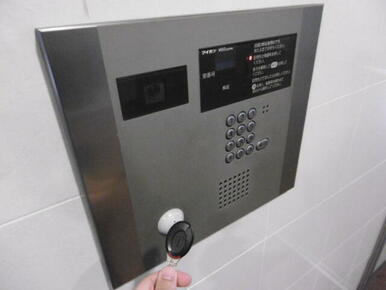 ■ノータッチセンサーキーでオートロック解除