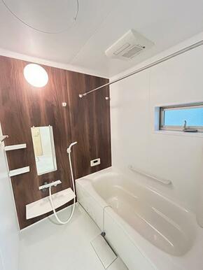 「浴室」1坪サイズのユニットバス、クリーニング済み