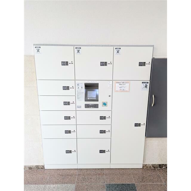 便利な宅配ボックス付き。