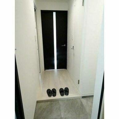 センサーライト付き玄関