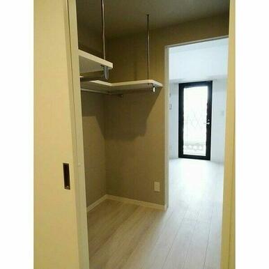 ウォークスルークローゼット