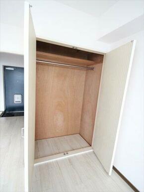 ※同建物ほかのお部屋の写真です。