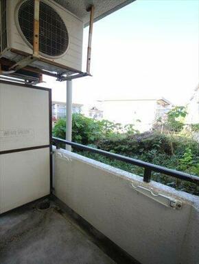 ※同建物ほかのお部屋の写真です。