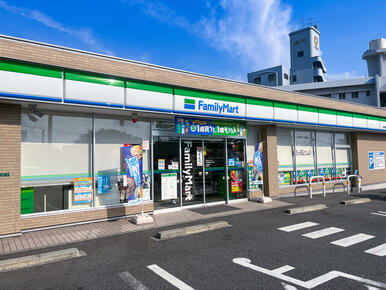 ファミリーマート小倉安部山入口店