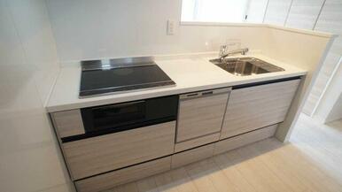 キッチンはＩＨコンロでございます