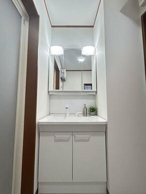 洗面台※新品交換済みです。