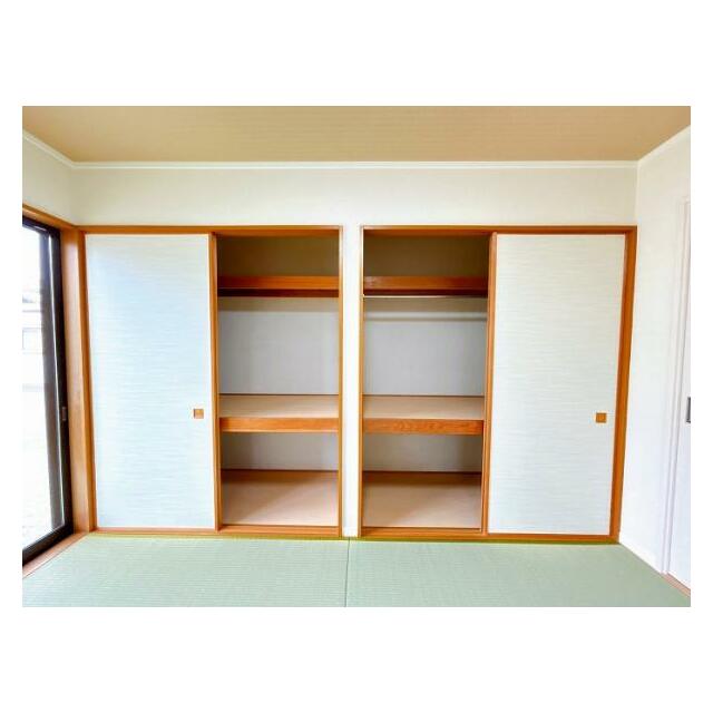 「和室」押入れがあります。