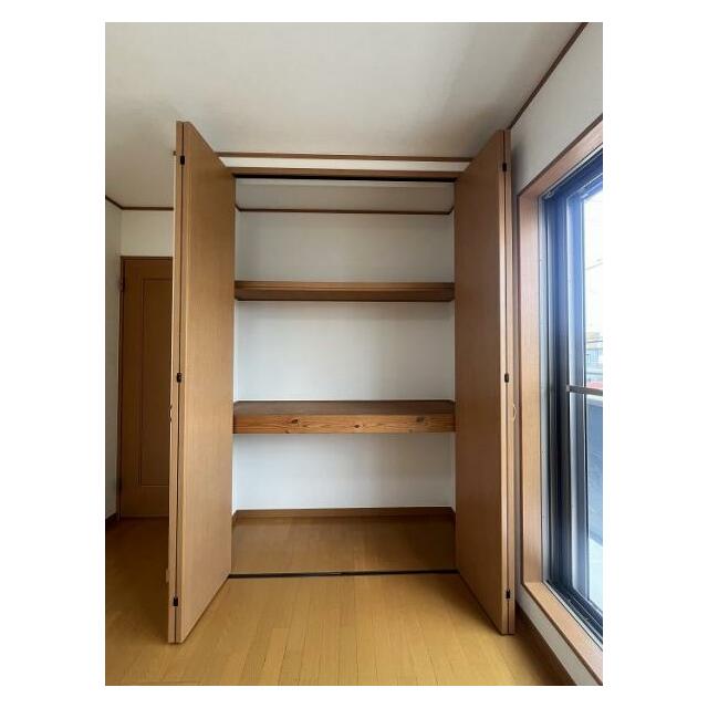 2階洋室約6.5帖　クローゼット内