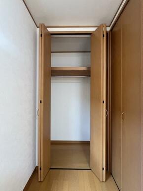 2階洋室約8帖　クローゼット内１