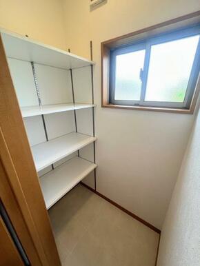 2階廊下収納