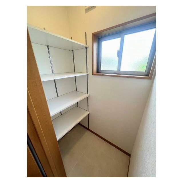 2階廊下収納
