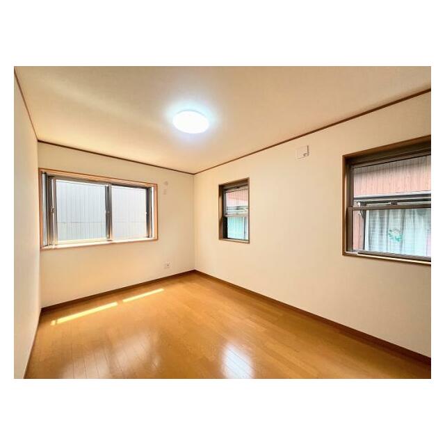 2階洋室約8帖別角度から