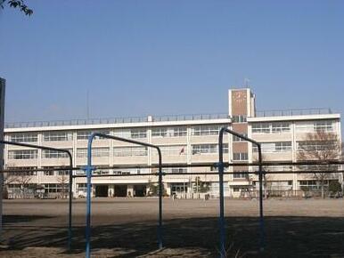 陽南中学校　2215ｍ/徒歩28分、車6分
