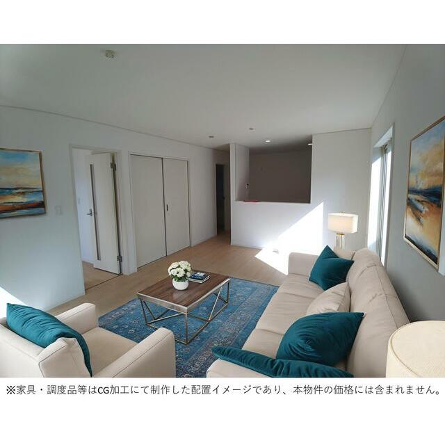 3月上旬完成予定です！ 陽当たり良好の明るいリビングです。 和室もあるので家族とくつろぎのひとときを♪ ※家具・調度品等はCG加工にて制作した配置イメージであり、本物件の価格には含まれません。