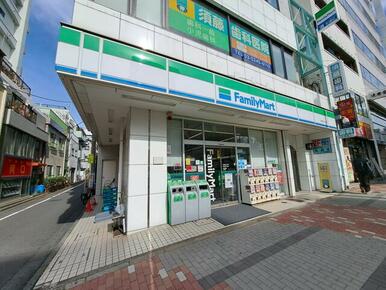 ファミリーマート木場五丁目店　物件からの距離：約４００ｍ