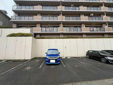 敷地内駐車場　弊社にて１台契約中