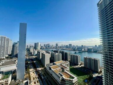 30階バルコニーからの眺望になります。